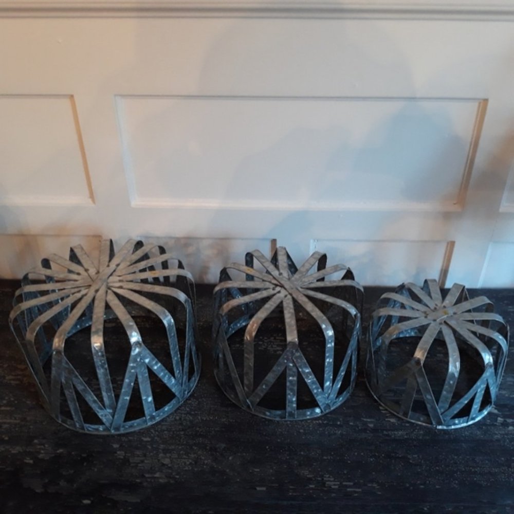 Set of Galvanized Metal Baskets - Picture 4 of 4